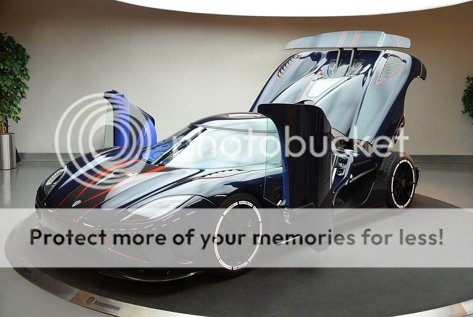 2013-Koenigsegg-Agera-R-BLT-On-Display.j