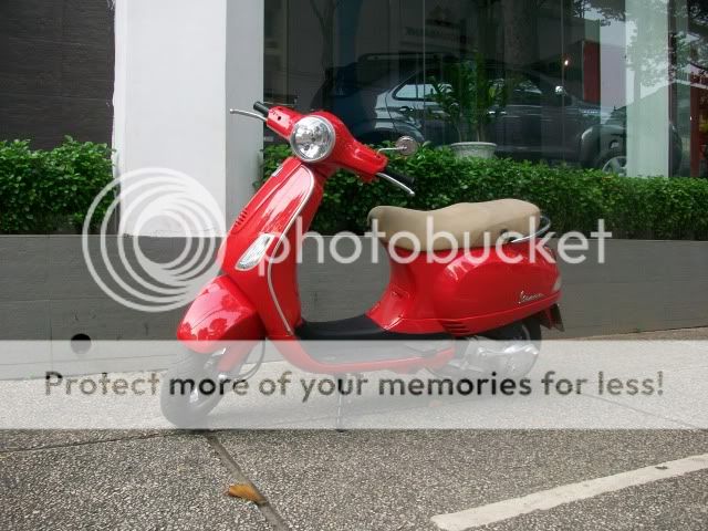 Vespa nhập 2011 150 phân khối ra đi cứu chủ ^^